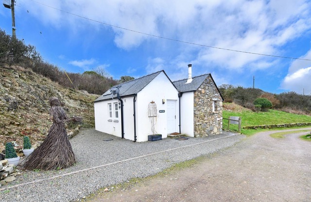 Birds Nest - a cottage that sleeps 2 guests in 1 bedroom