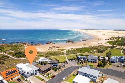 Birubi First Wave, 45a Ocean Ave - pet friendly, waterfront, waterviews, air con, Wi-Fi