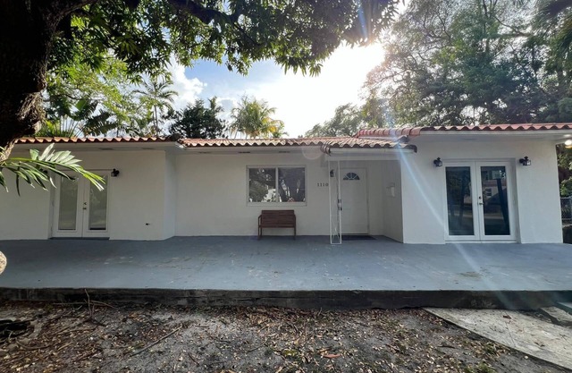 Biscayne Park 3BD/2BA -Spacious