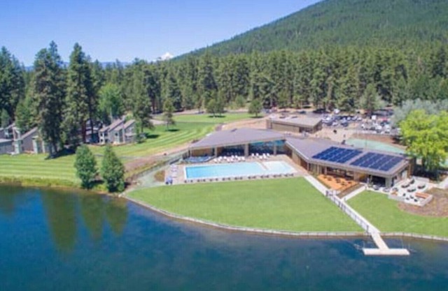Black Butte Ranch "Trip House" On the Golf Course