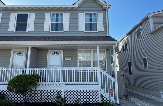Block Away From Beach, Multi-Level Condo