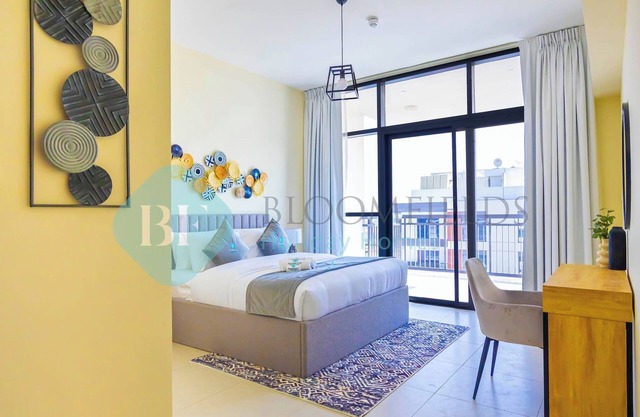 Bloomfields 1BR Canal The View Raha Beach