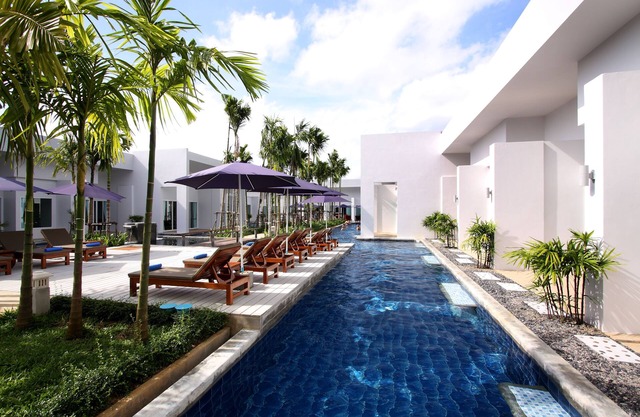 BLU PINE Villa & Pool Access