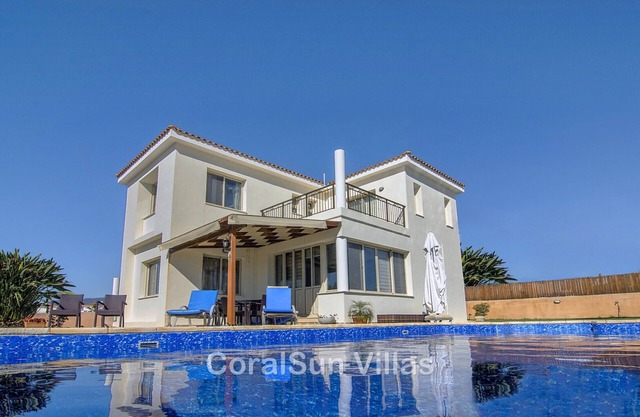 BLUE SEA - 1st Line Gorgeous Villa, Large Pool, Near to Amenities Polis Paphos