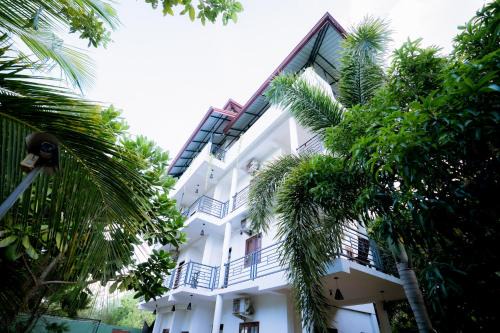 Blue Sky Hotel Yala