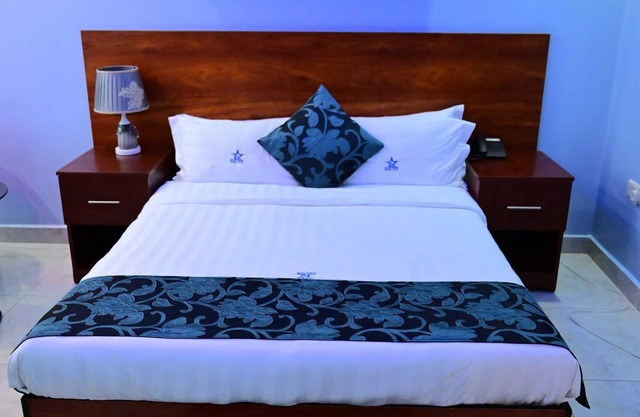 BLUE STAR EXPRESS HOTEL Kampala - Entebbe Rd, Kampala