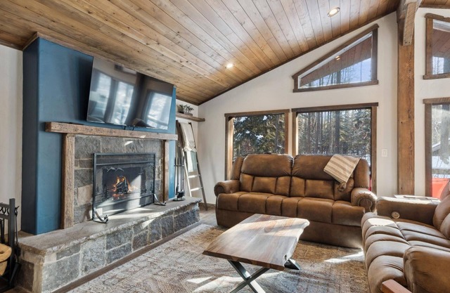 Book A Holiday Stay! Beautiful Montana Log Home with Stunning Forested Views!