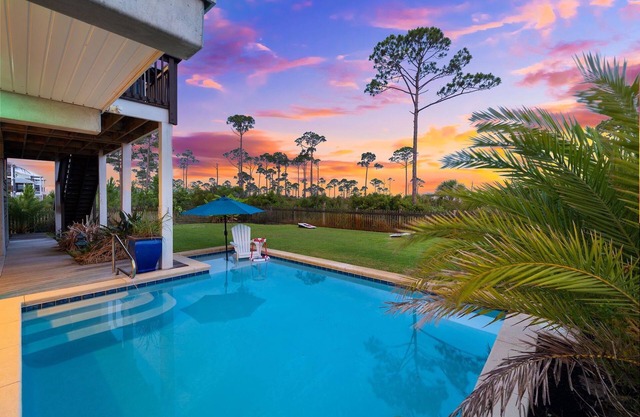 Book for Fall! Bay Front! Private Pool! Minutes to the Beach! Ping-Pong!