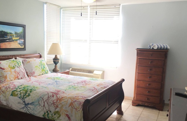 Boqueron Bay Villas 105 penthouse, WiFi, fully airconditioned, laundry, pool.