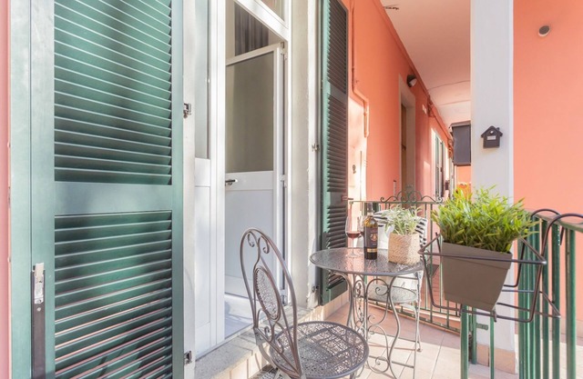 Bordeaux & Green Apartments in Cernobbio