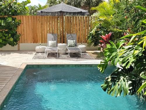 Boutique apartment with PRIVATE POOL, near Jan Thiel & Mambo beach, 2 bedrooms & gated community