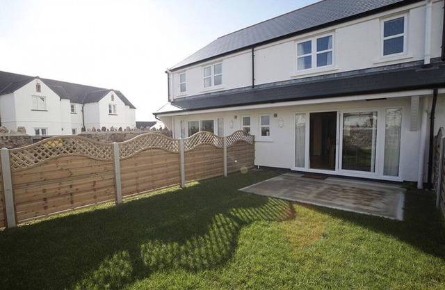 Bramley Cottage - Two Bedroom House, Sleeps 4