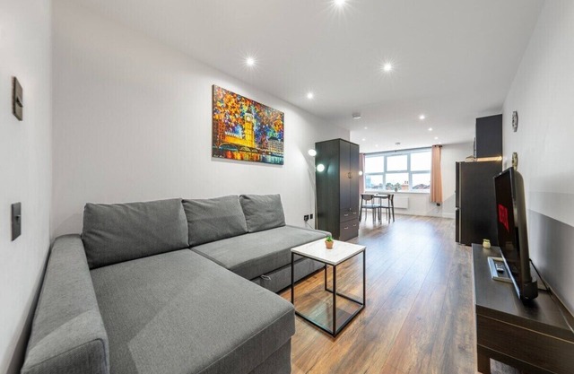 Brand New Apt Sleeps 5 - Zone 2