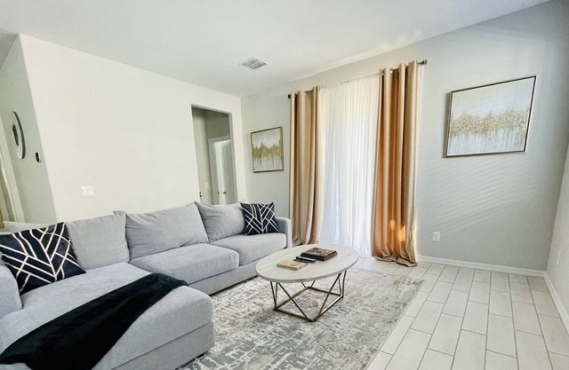 Brand New CLEAN Home - Near State Farm Stadium!