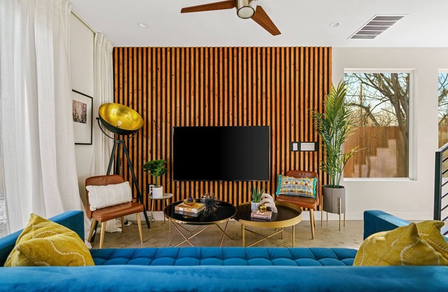 Brand new Luxe Modern Retreat in East Austin | Google Fiber | Patio | Fire pit