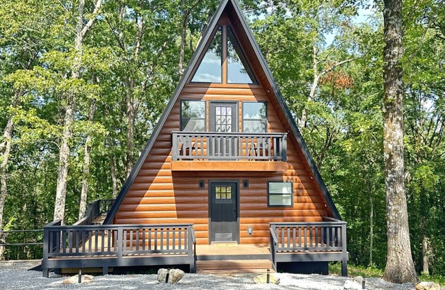 Brand New! The Fox Hill Cabin: Country Views near Hot Springs