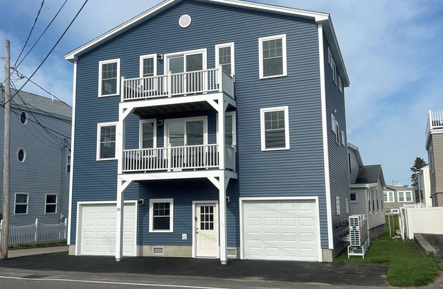 Brand New Top Unit 4-bed/2Full bath condo with Central AC & WiFi on Atlantic ave