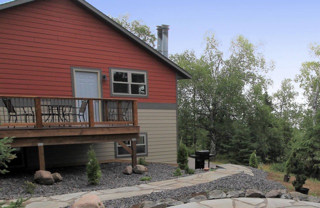 Brand New Trailside Condo next to Gooseberry State Park-Lake Views/Trail Access