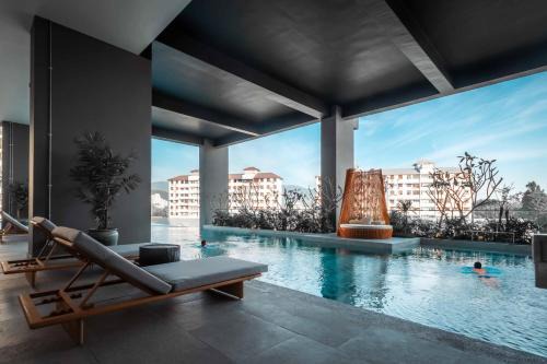 Break & Stay formerly known as BreakX Hotel