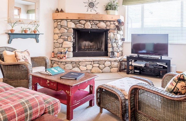 Bridgepoint Condo 11 - On Trail Creek & Walk to Downtown & Ski Lifts