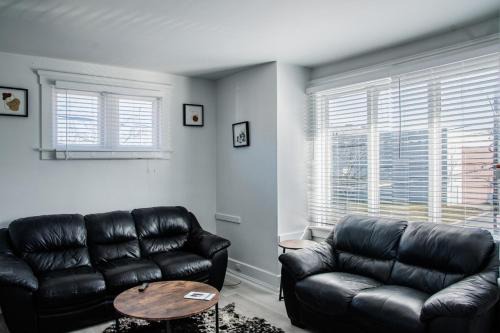 Bright 3 BDRM Unit Perfect for Longer Stays