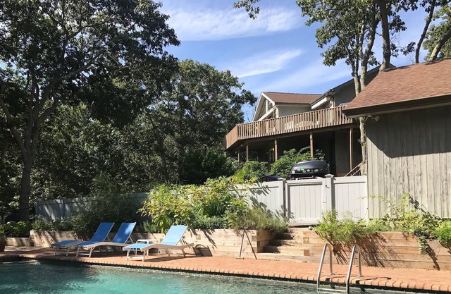 Bright And Airy Beach House With Heated Pool - Minutes From Everything Fun!