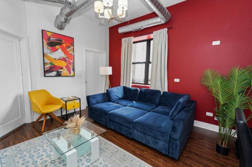 Bright Chicago 420-Friendly 3BR Retreat Smoke Friendly Unit Near McCormick Place Convention and Museum Campus