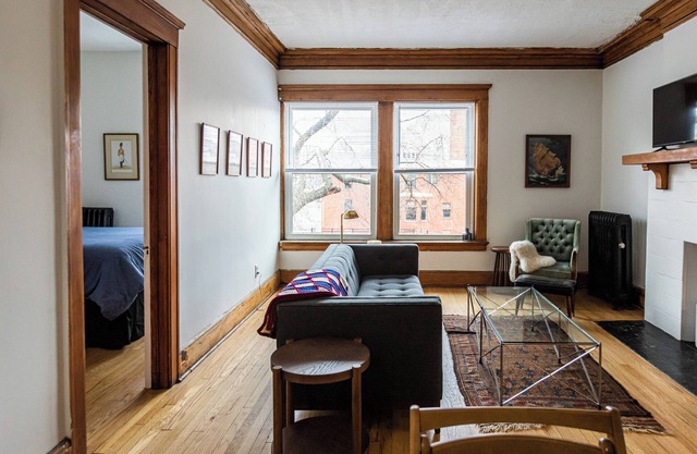 Bright Midtown Corner Apartment with Parking