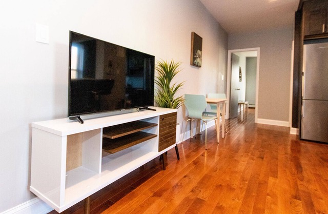 Bright & Private 1BR Apt in Uptown Hoboken