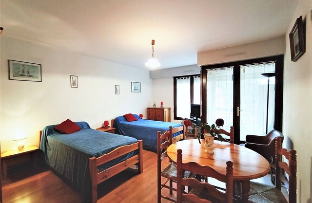 Bright Studio with Balcony, Near Downtown Aix-les-Bains!
