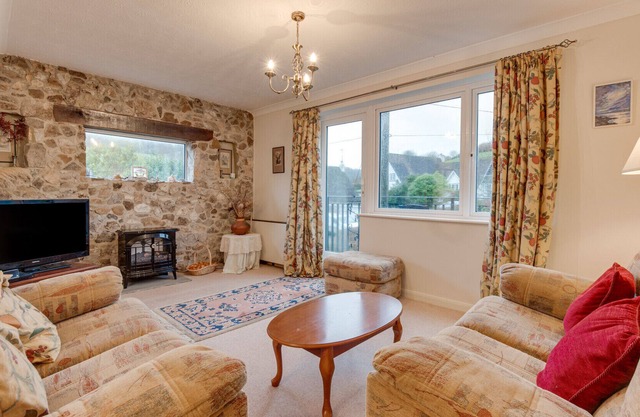 Brook House - Three Bedroom House, Sleeps 5