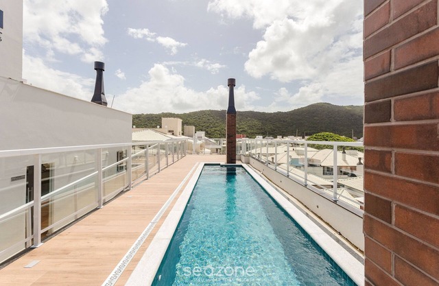 Building With Swimming Pool in Ingleses Norte - STN