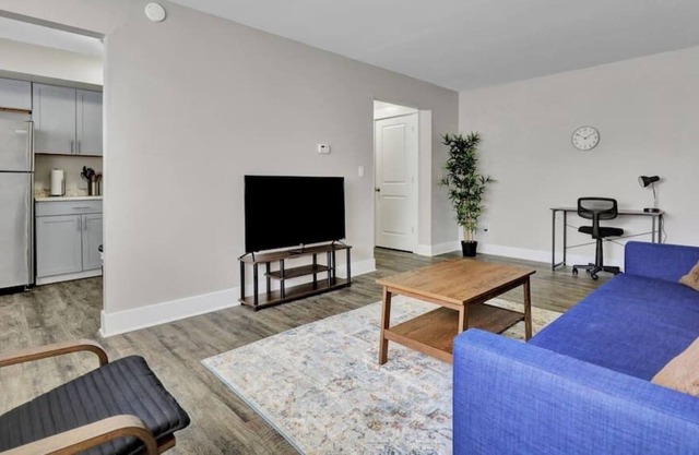 Butler 08 · 2 Bdrm Apt minutes from downtown