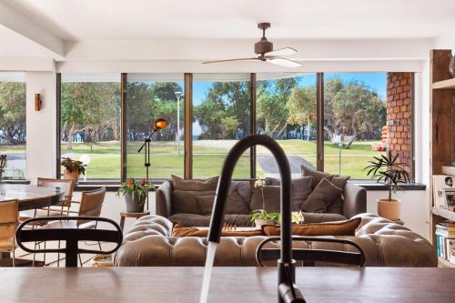 Byron Pacific Apartments - On Clarkes Beach