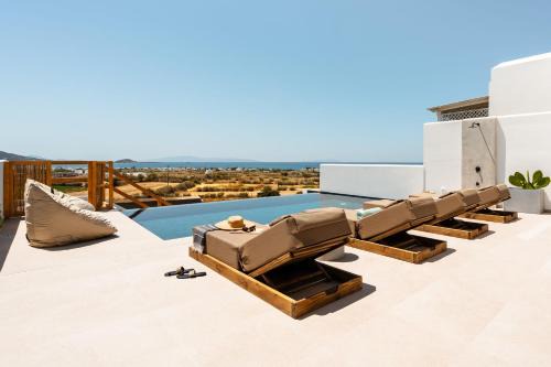 C and G VILLAS