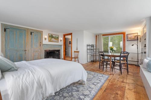C-Sarah Whitehouse Suite on Miles Smith Farm