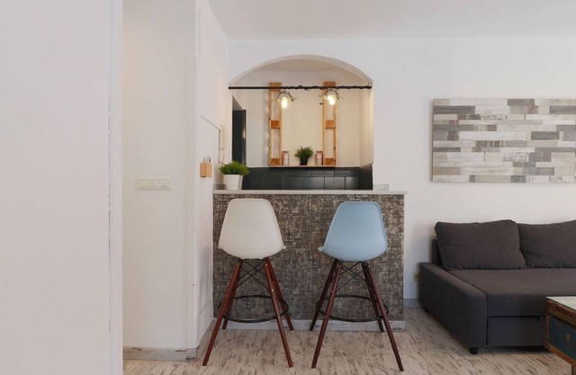 C91 · Two Bedroom apartment next to Alcazaba