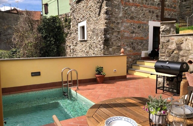 Cà La Torre, Stone House with pool in the terrazza