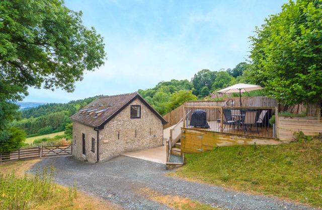 Cabin ∙ 2 bedrooms ∙ 4 guests
