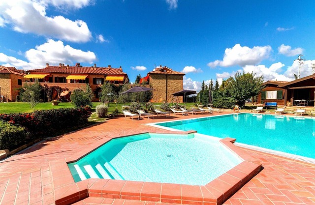 CALENDULA, 2 bedrooms apartment with swimming pool