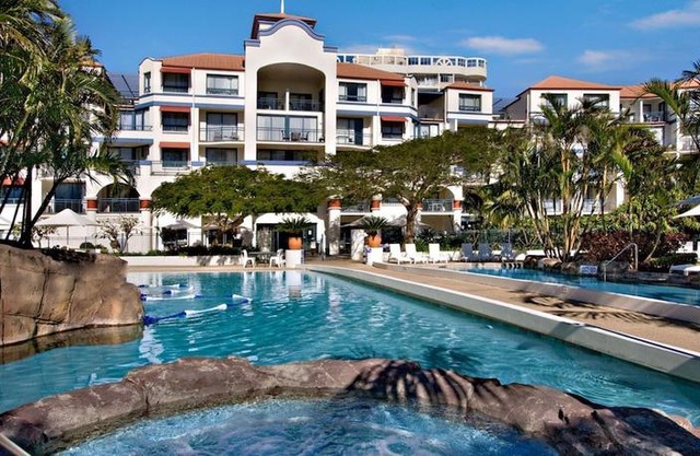 Calypso Plaza Resort Unit 217 - Central Coolangatta beachfront location