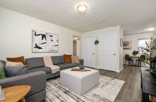 Campbell at the Quad- 2BR 1BA Apt| North Campus