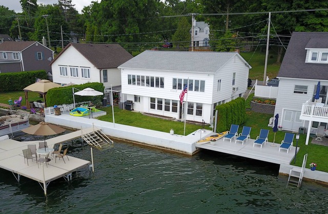 Canandaigua Lake Rental Cottage-Perfect for Summer, wine tours or ski vacations