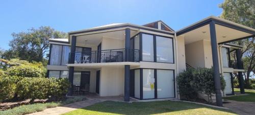 Cape View Beach Resort - Endless Summer