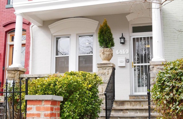 Capitol Hill Row Home: 1 Block to Metro and Groceries - and has Garage!
