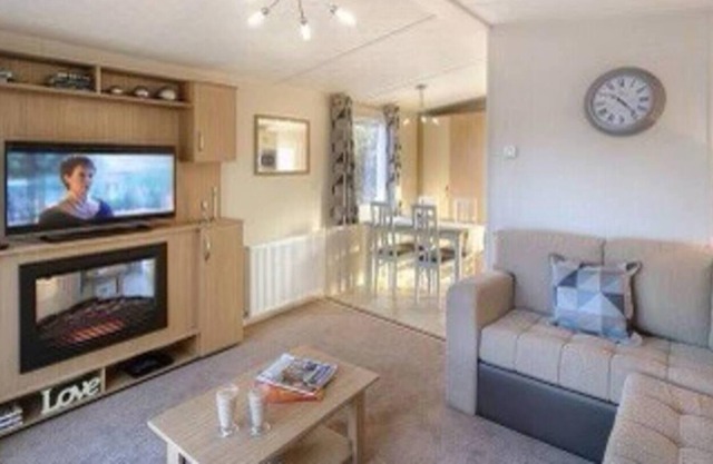 Captivating 3 Bedrooms Loch Views Indoor Pool