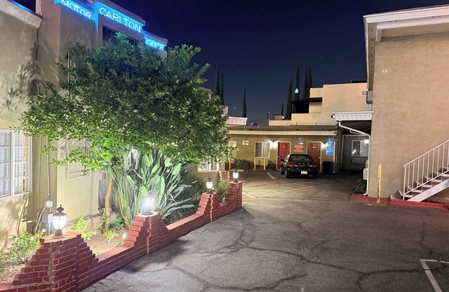 Carlton Motor lodge