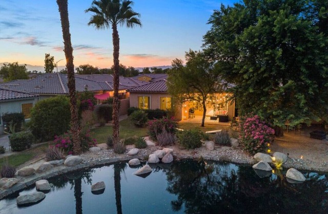 Casa Bonita: Desert retreat w/Short Walk to Coachella/Stagecoach