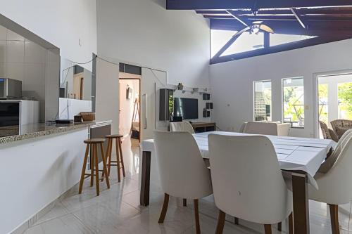 Casa com Piscina climatizada , Jacuzzi 4 Quartos.