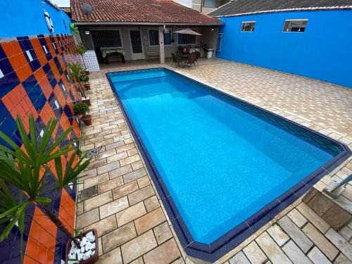 Casa com Piscina e Churrasqueira